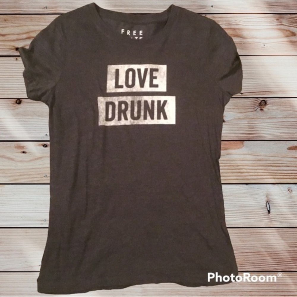✨ NEW Shirt gray band tee Love drunk